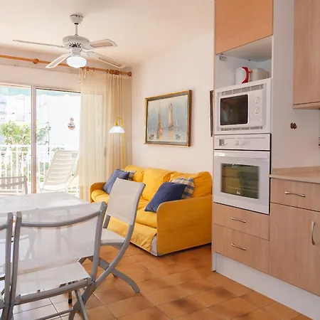 Uhc Ebromar Apartment